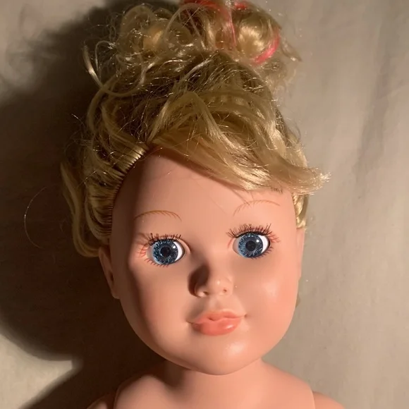 2013 blonde doll blue eyes - Picture 4 of 17